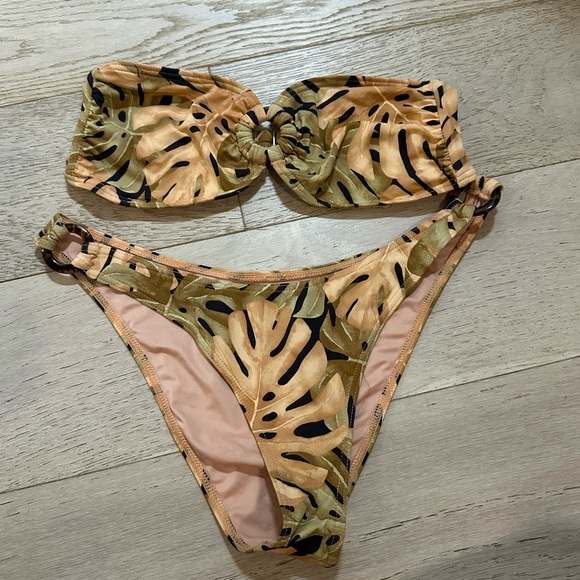 Billabong Other - Billabong bikini set